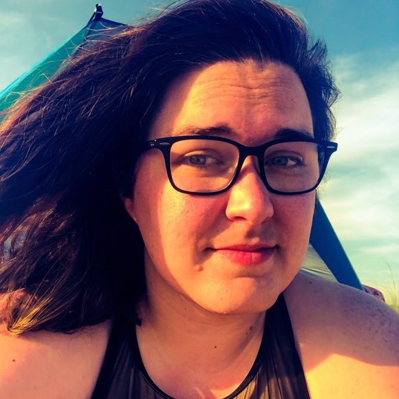 Meet your Posher, Heather - Picture 2 of 2